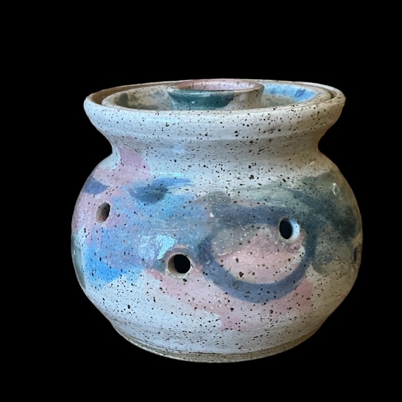 Studio Pottery Garlic Keeper Crock / Tea Light Holder - Picture 7 of 12